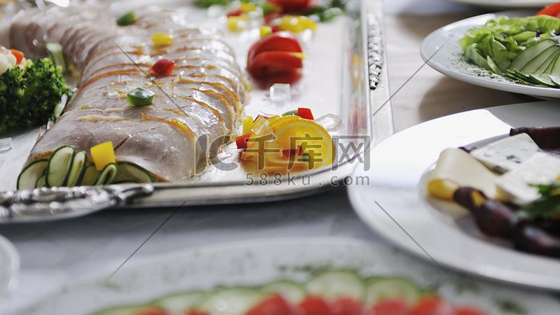 网红零食：批发与零售，究竟有何不同？**