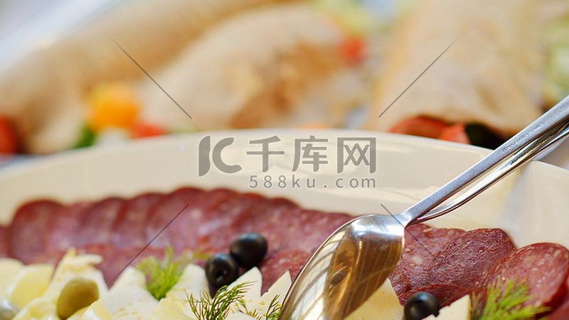 连锁餐饮供应链：中小企业如何精准选择供应商**
